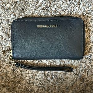 Michael Kors Wristlet wallet